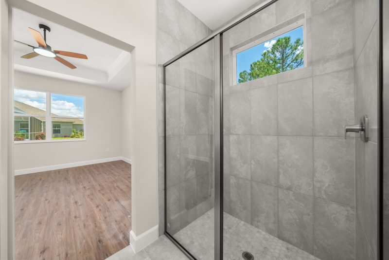 Oak master bathroom